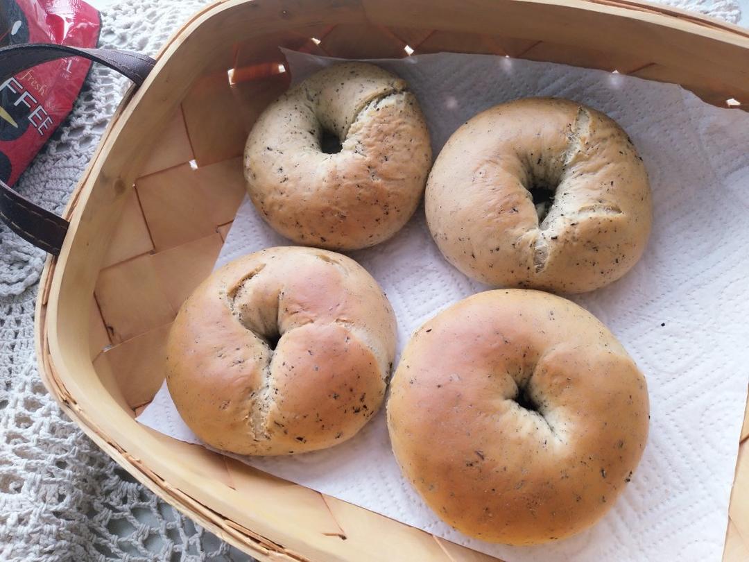 黑芝麻全麦贝果
