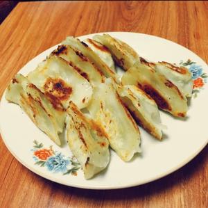 快手早餐——中式煎饺的做法 步骤6