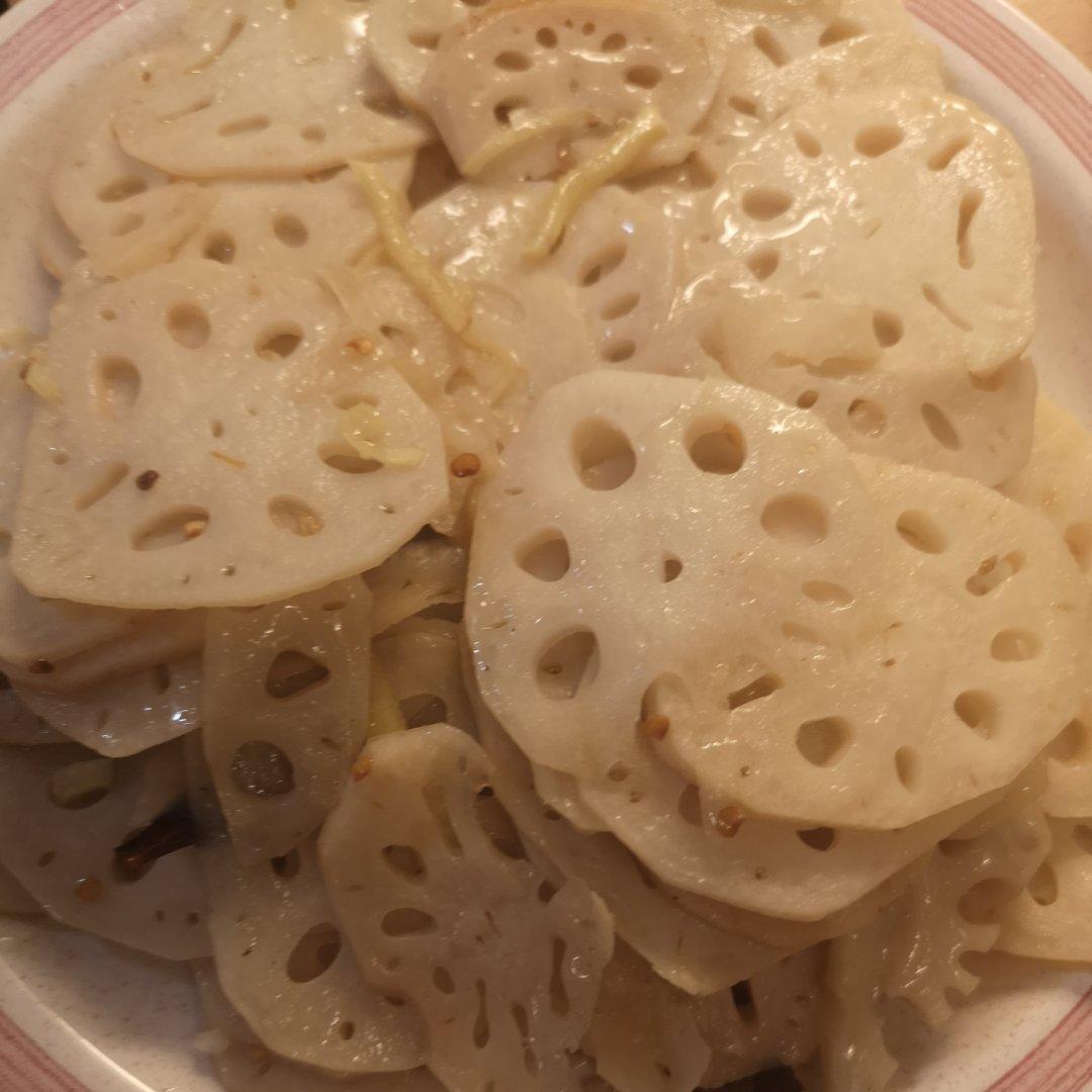 全家都爱吃的清炒藕片😋