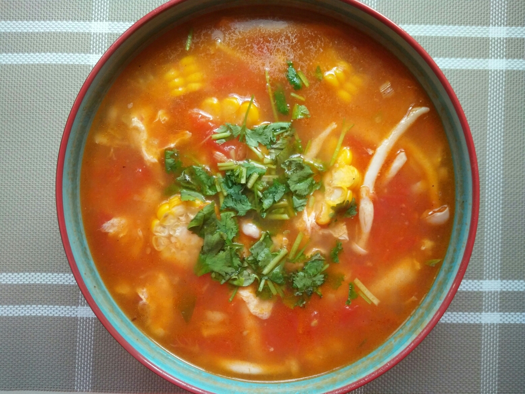 白玉菇番茄鸡蛋养生汤的做法