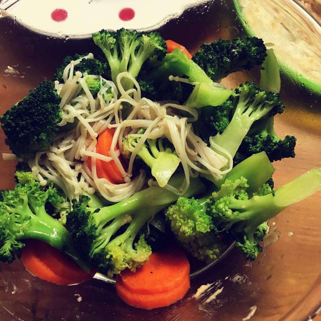 西兰花拌金针菇