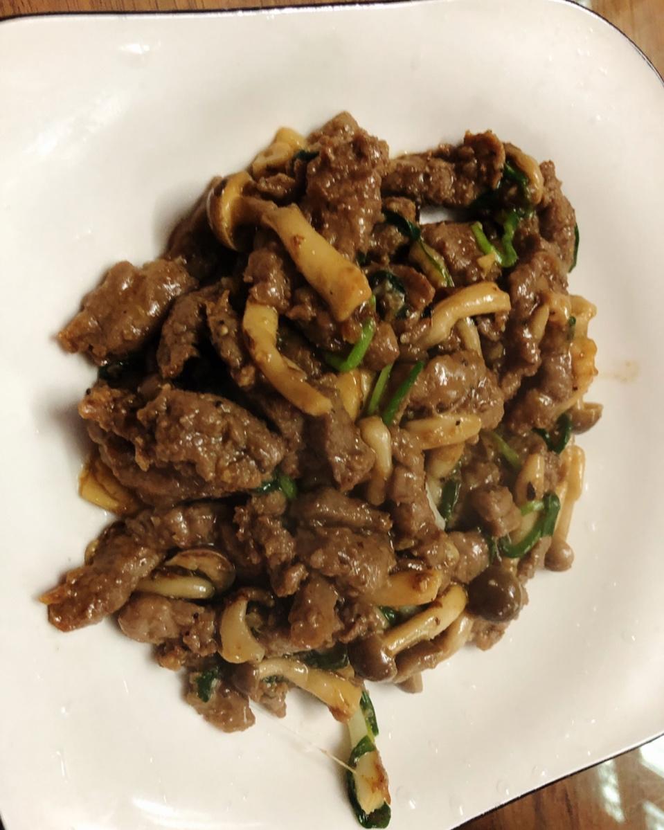 蚝汁海鲜菇炒牛柳