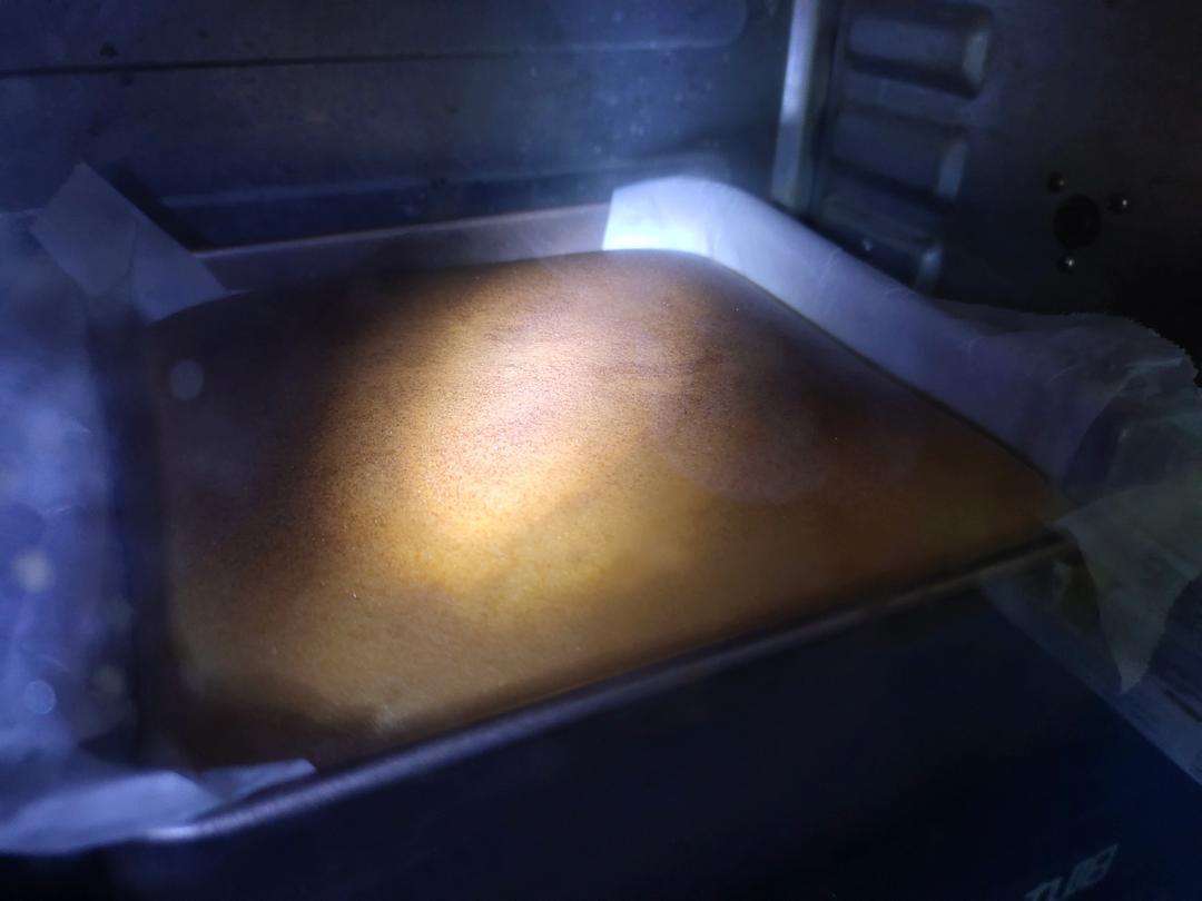 不开裂不回缩不掉皮的酸奶水浴法蛋糕