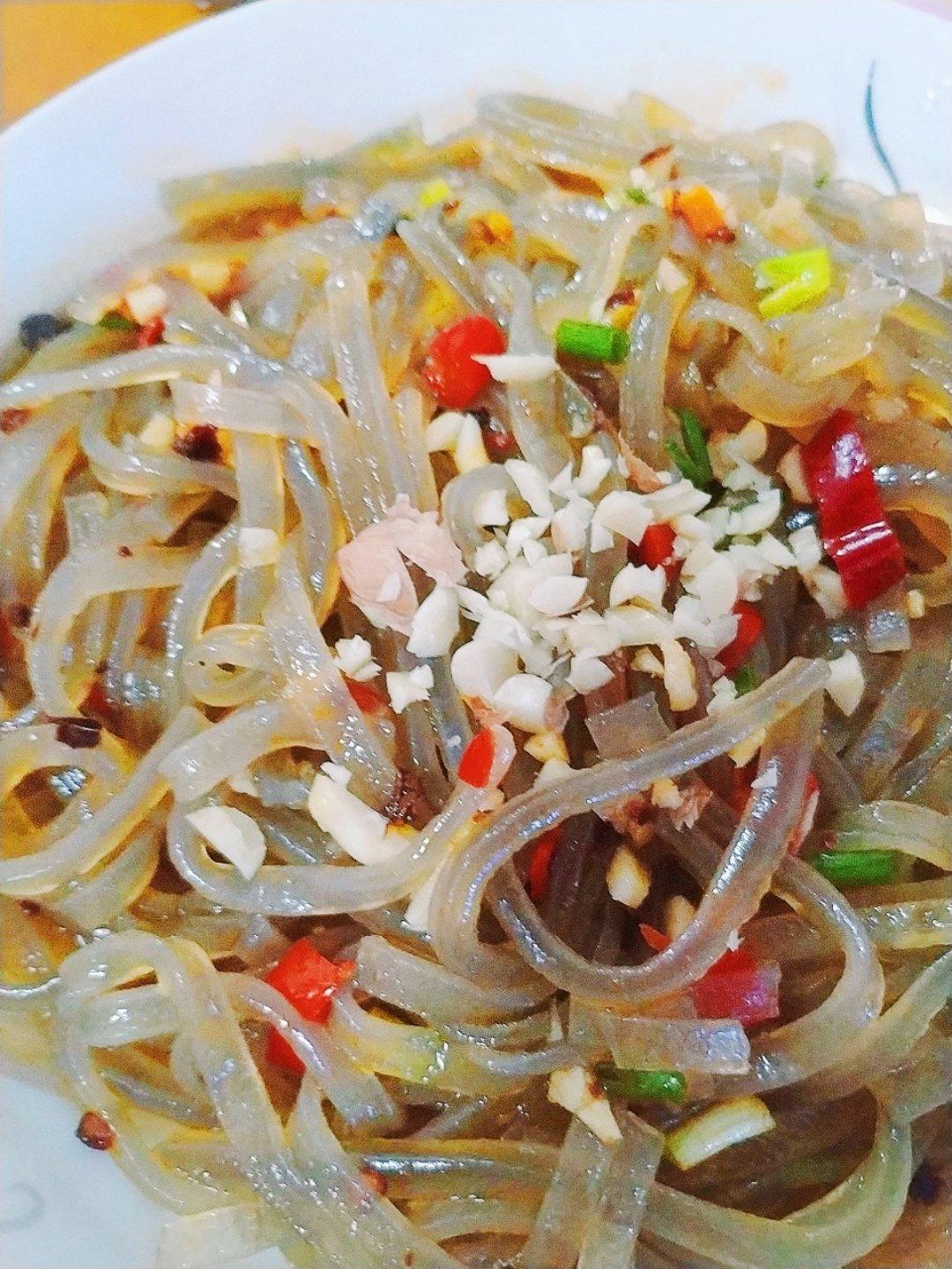 炒鸡简单凉拌酸辣粉红薯粉