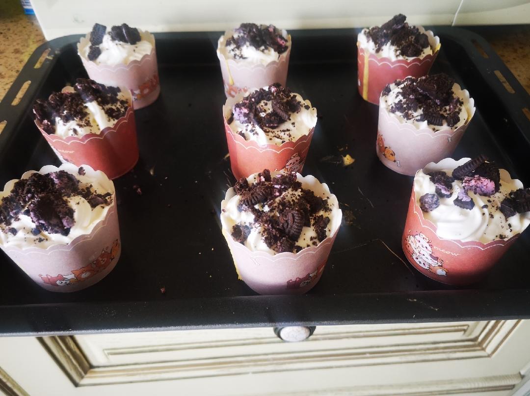 奶油纸杯奥利奥蛋糕