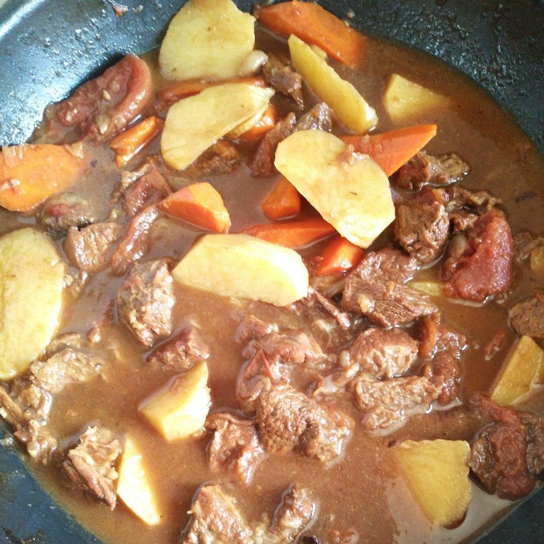 番茄土豆炖牛腩