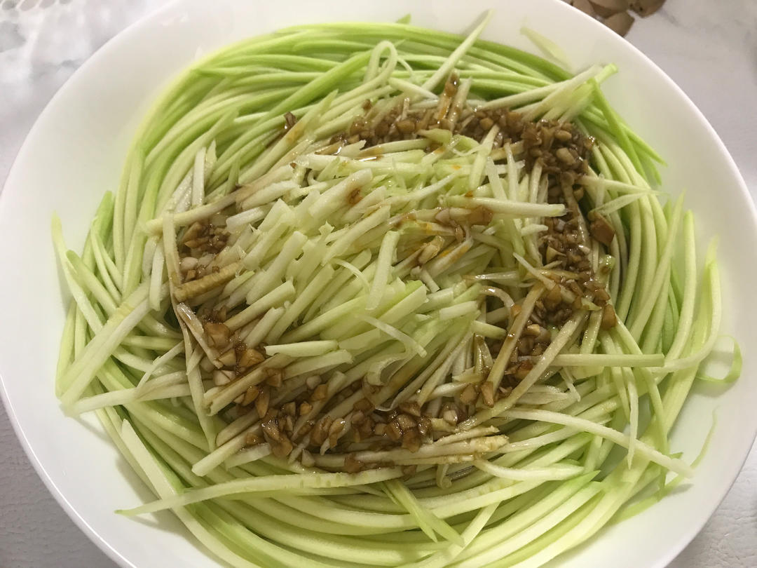 一定要试试的清新爽口凉拌西葫芦