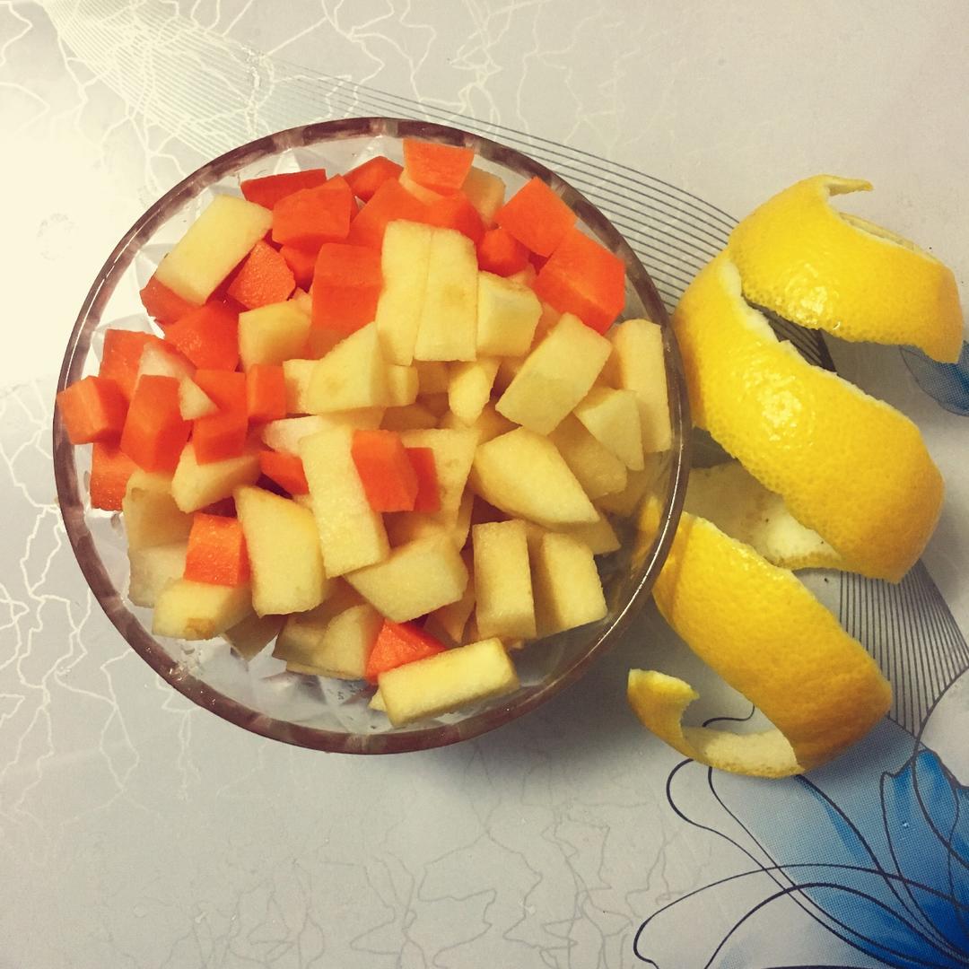 自制hey juice排毒果蔬汁。