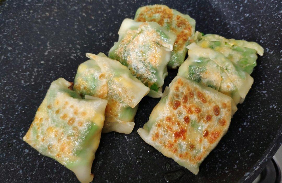 皮薄馅多的韭菜盒子