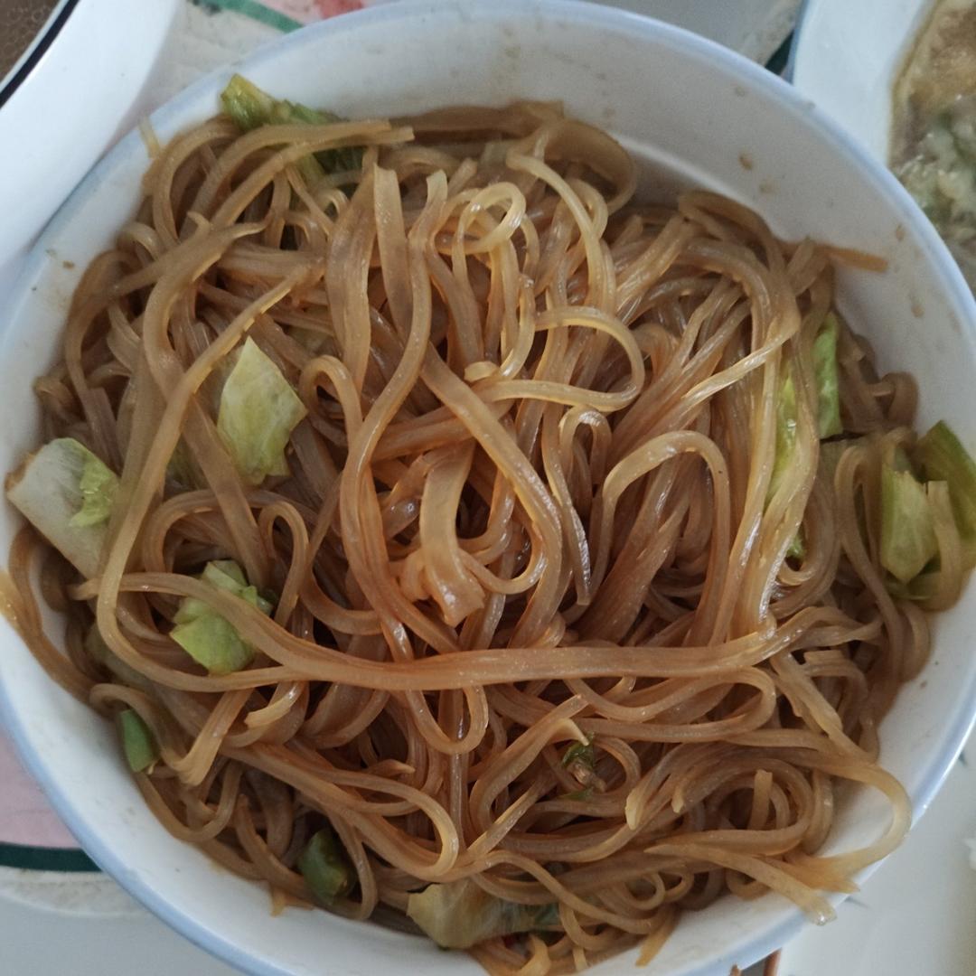 最近爱吃粉丝粉条～包菜炒粉丝
