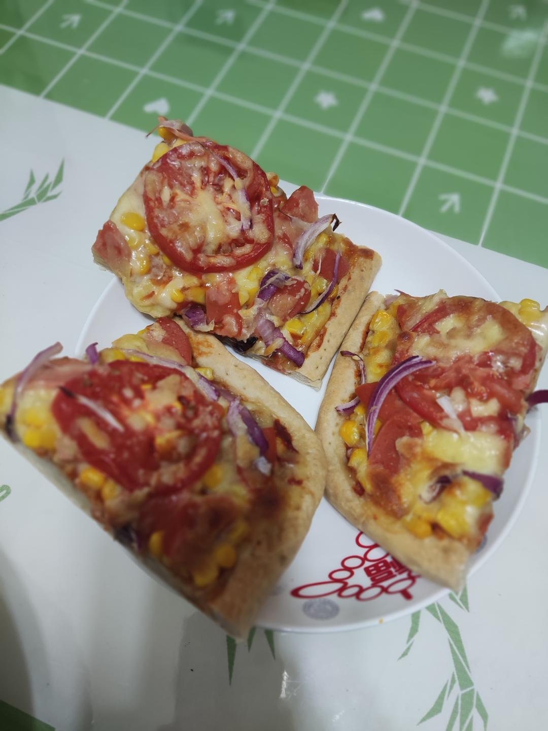 萨米肠蘑菇花边披萨