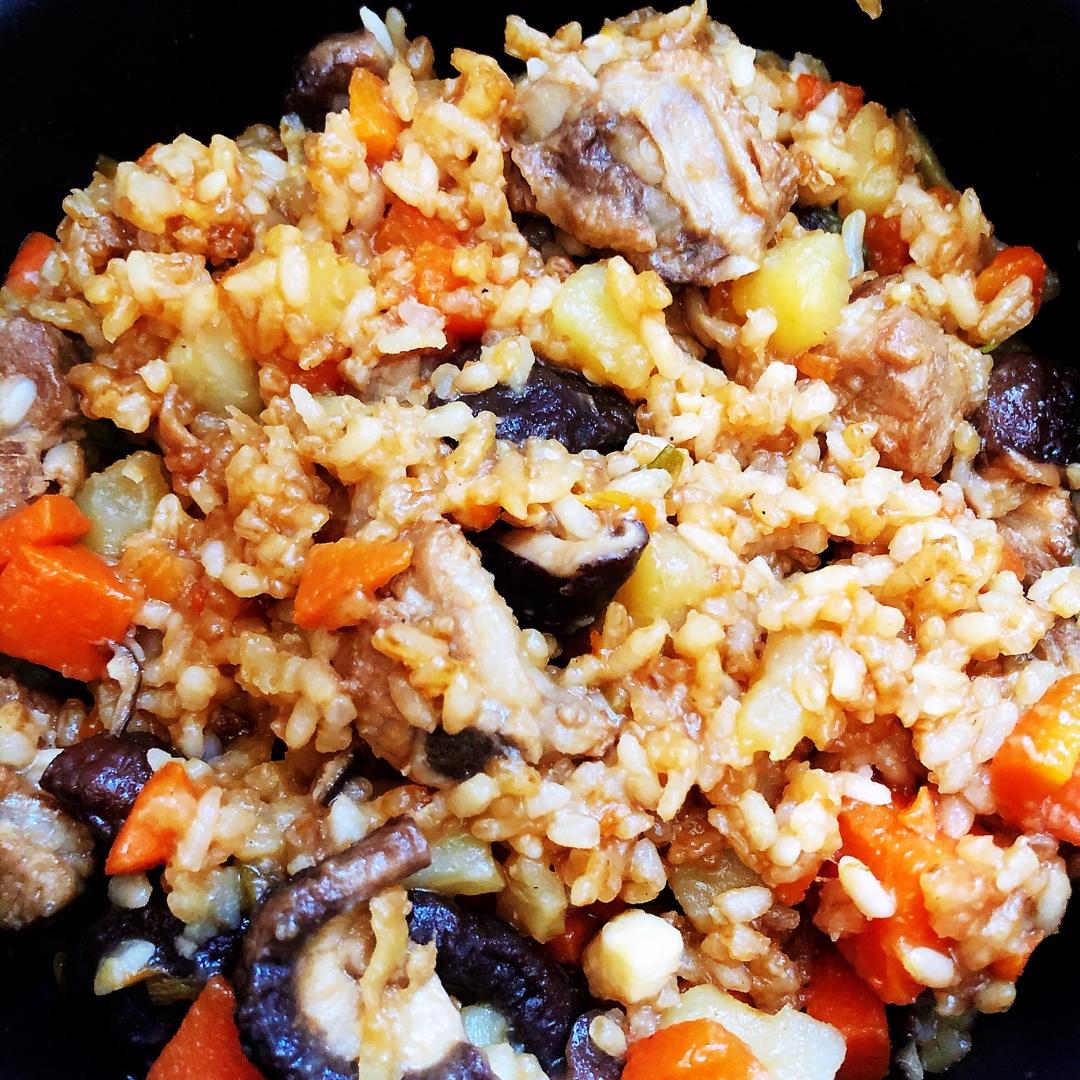 【排骨焖饭】