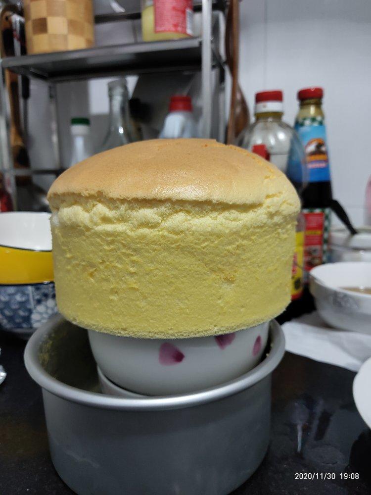 堪比柯基屁股
爆浆芝士🧀古早蛋糕