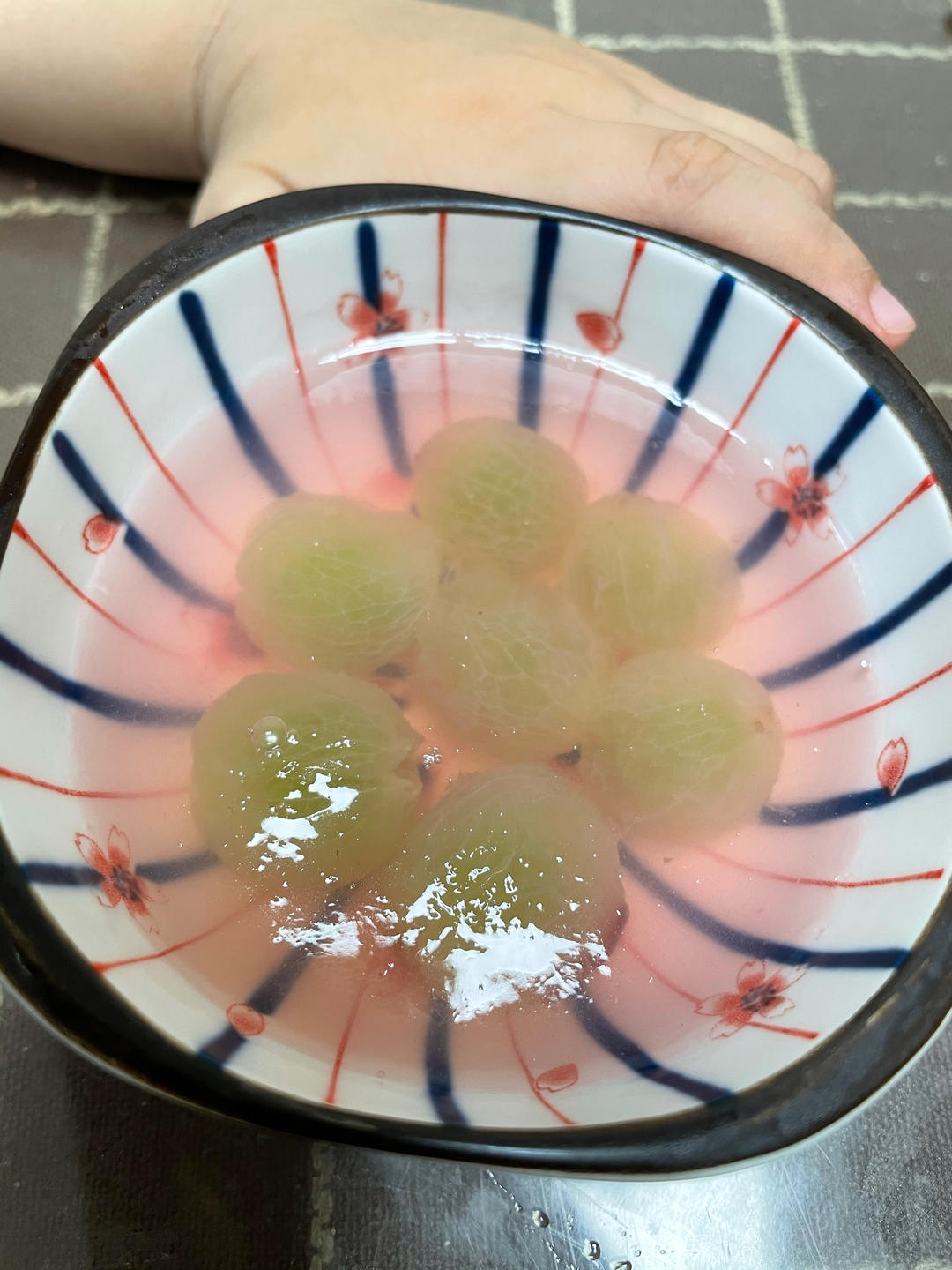 用葡萄皮做的水晶葡萄果冻，简单好吃