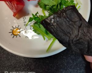 虾仁干贝鱼粥               太太乐鲜鸡汁            太太乐麻油 ~的做法 步骤5