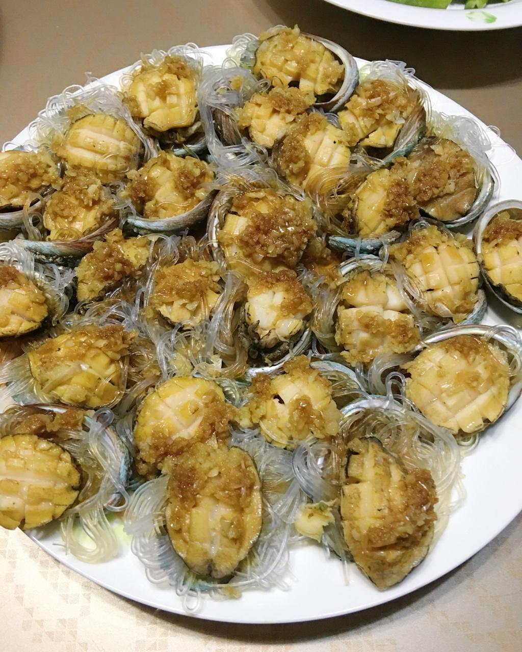 蒜蓉粉丝蒸鲍鱼