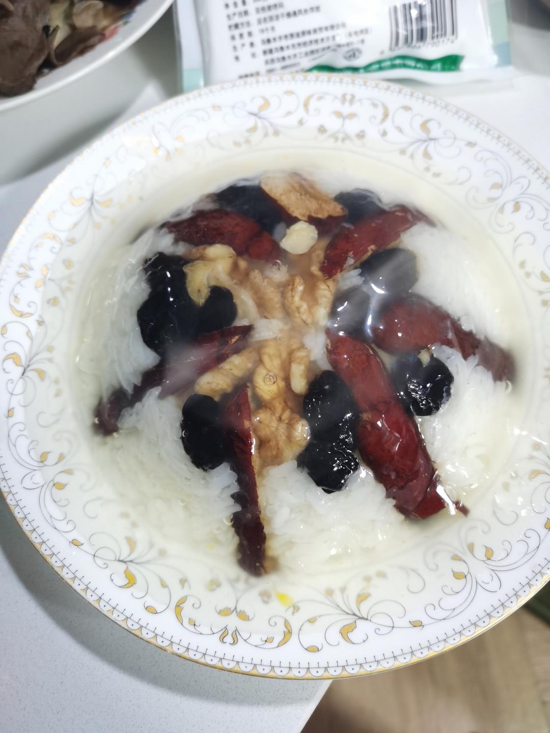 云南传统八宝饭