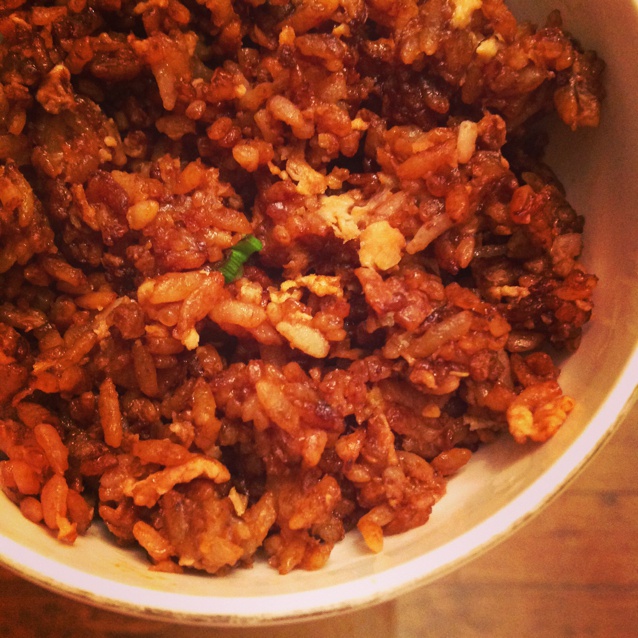 据说是 正宗酱油炒饭