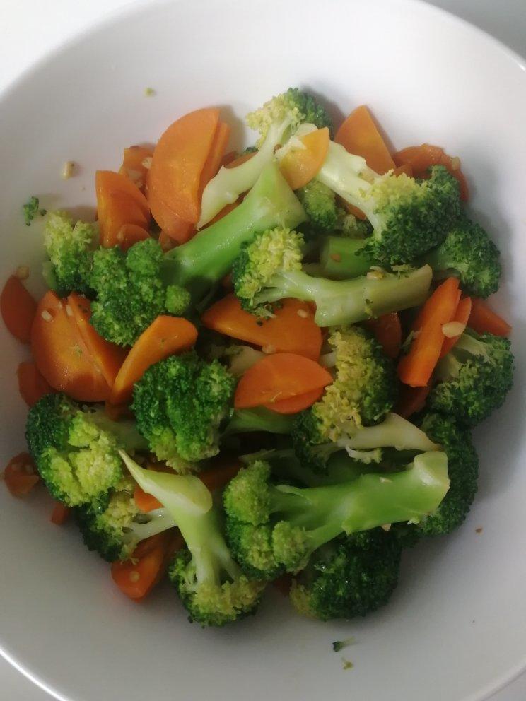 西兰花小炒胡萝卜