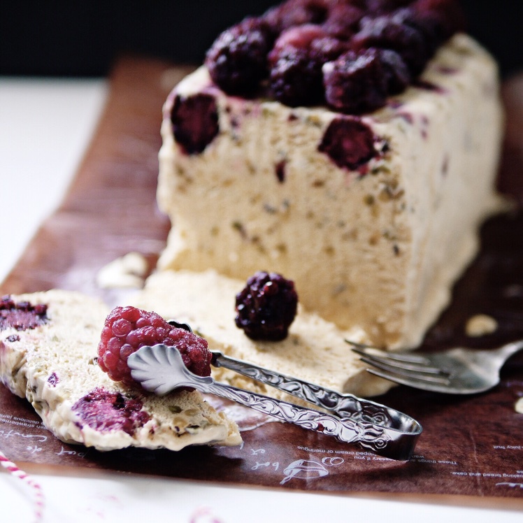 黑莓开心果Semifreddo<Blackberry & Pistachio>