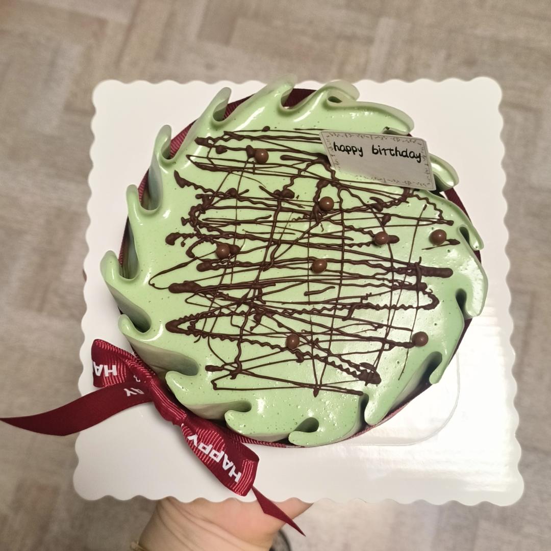 开心果慕斯配香草椰子慕斯