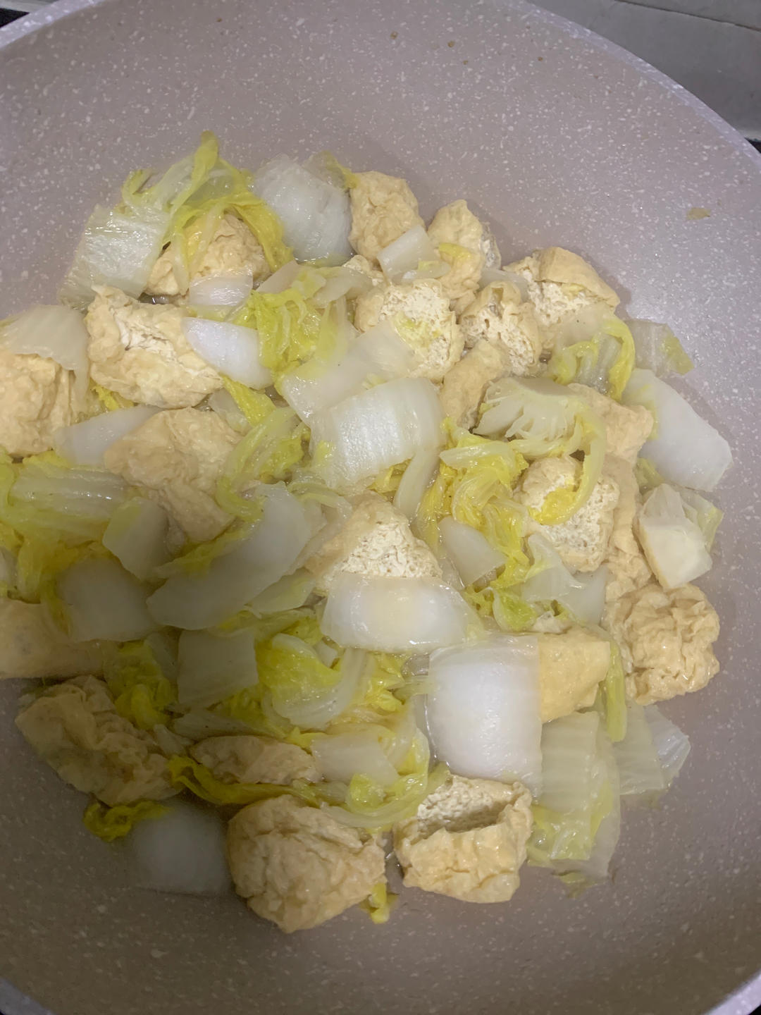 好吃到连汤汁都不剩的白菜焖豆泡，给肉都不换
