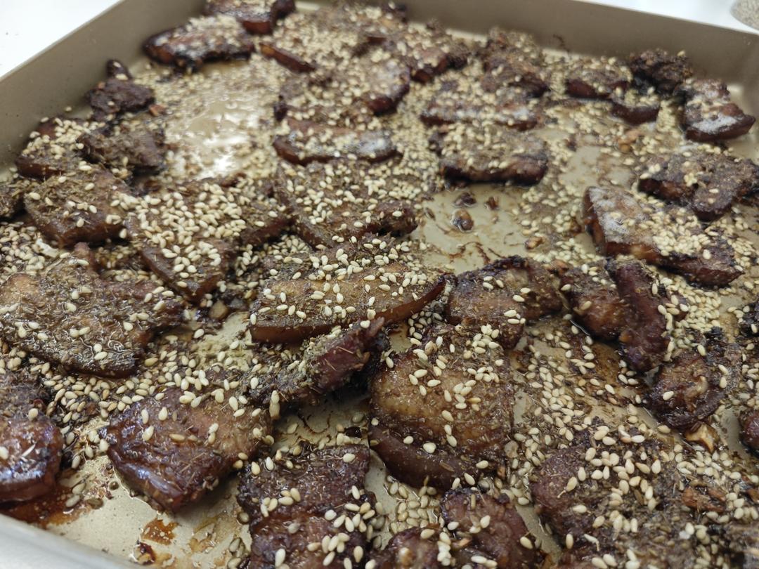 好吃到舔手指‼️秘制蒜香孜然烤五花肉～