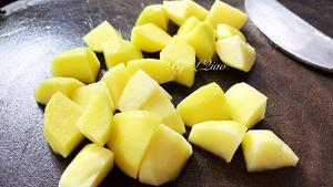 野葱香煎小土豆的做法 步骤3