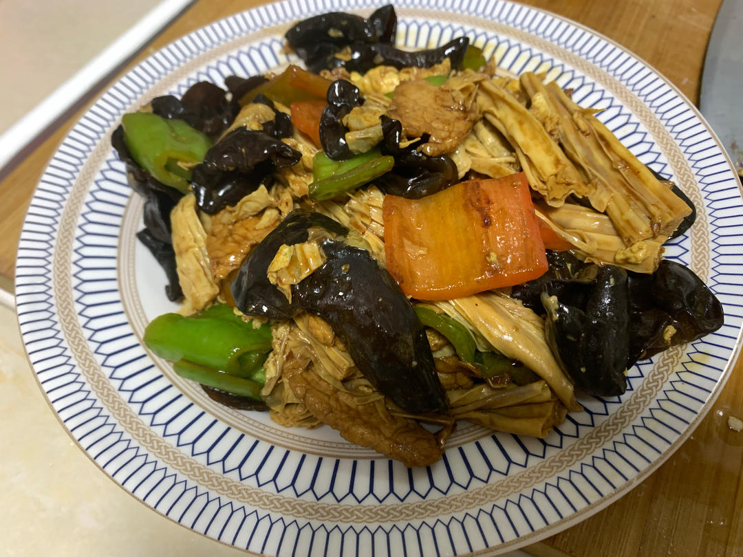 家常小炒木耳炒腐竹