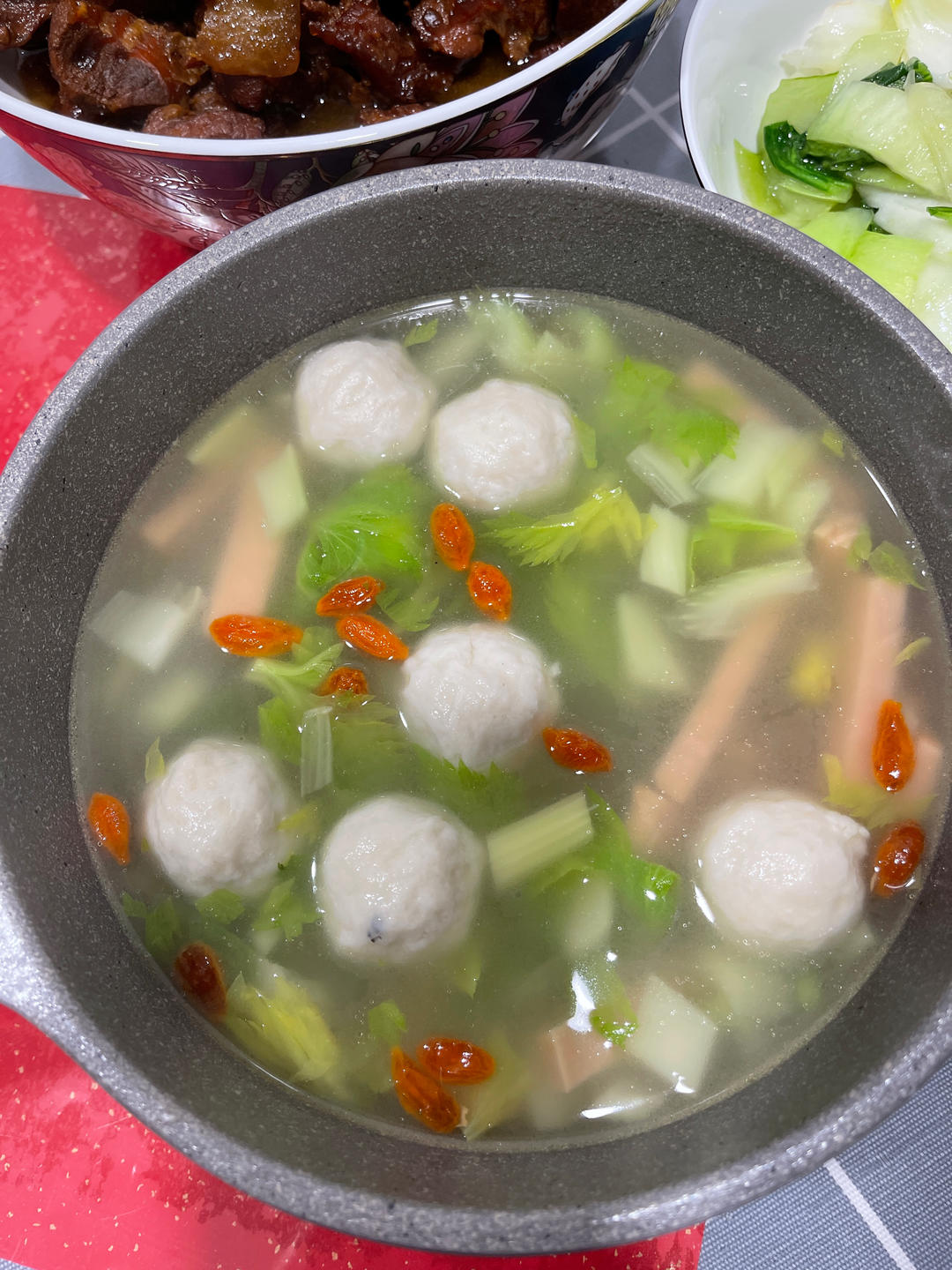 白菜粉丝鱼丸汤