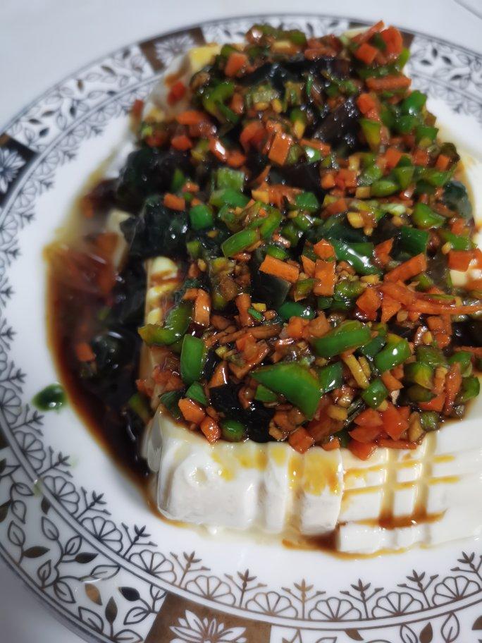 凉拌皮蛋豆腐