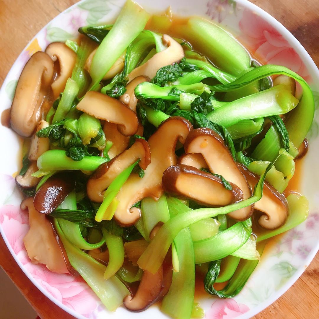 难度★ 耗油香菇青菜（附香菇挑选清洗技巧和绿叶菜焯水技巧）