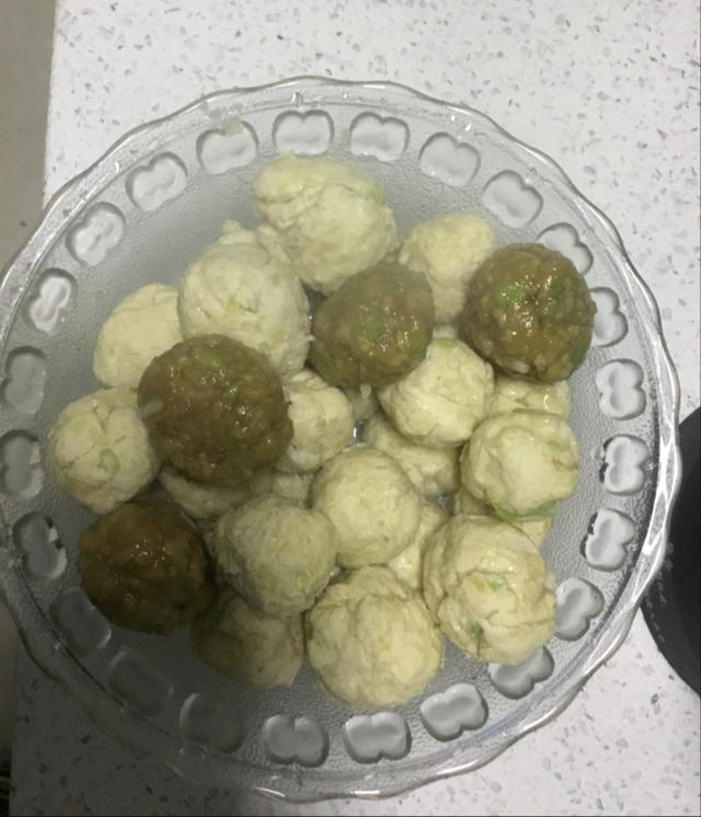 自制鸡肉丸（鸡胸脯终于有了好吃法）