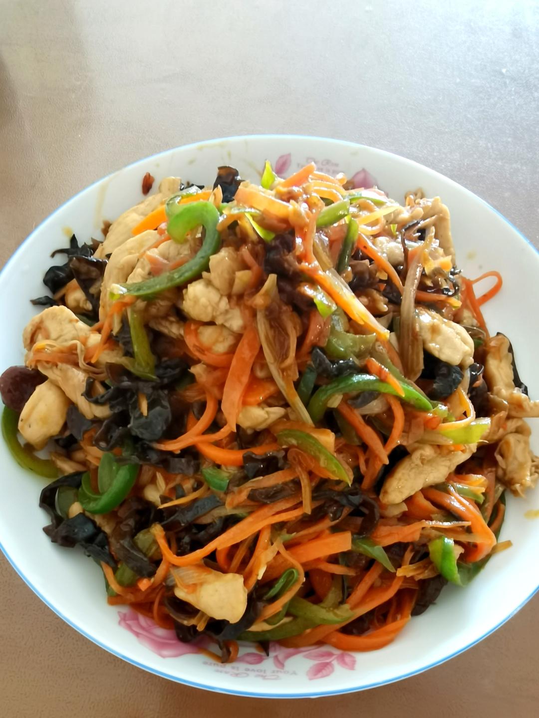 米饭🍚杀手鱼香鸡丝         （减脂期也可以吃）