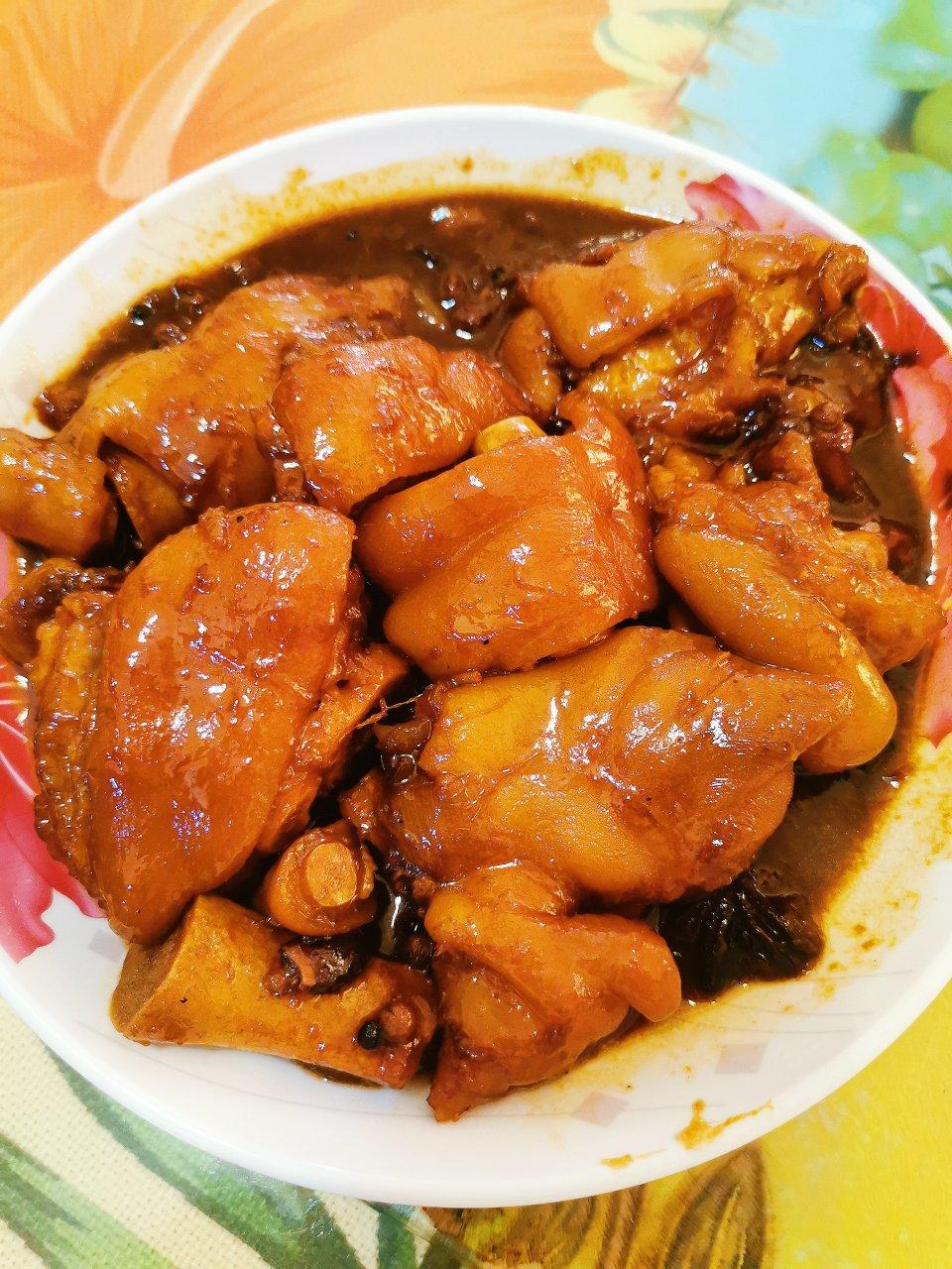 美味的家常菜：红烧猪蹄