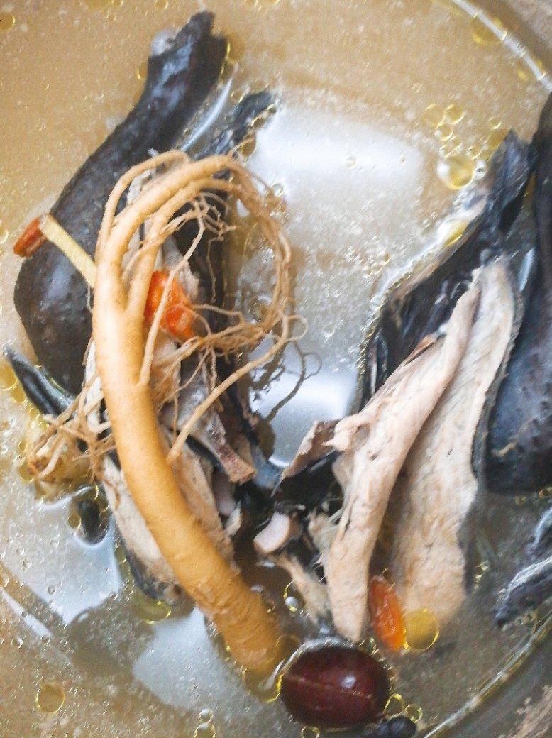 鲜人参炖乌鸡