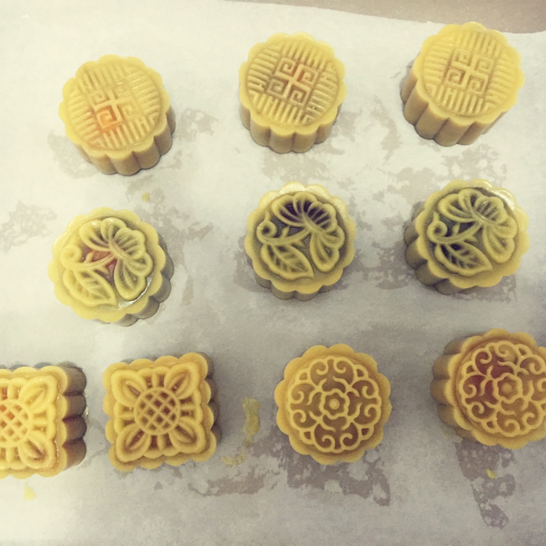 广式月饼——蛋黄莲蓉月饼