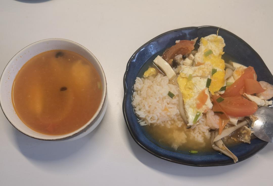 番茄豆腐汤+蚝油生菜