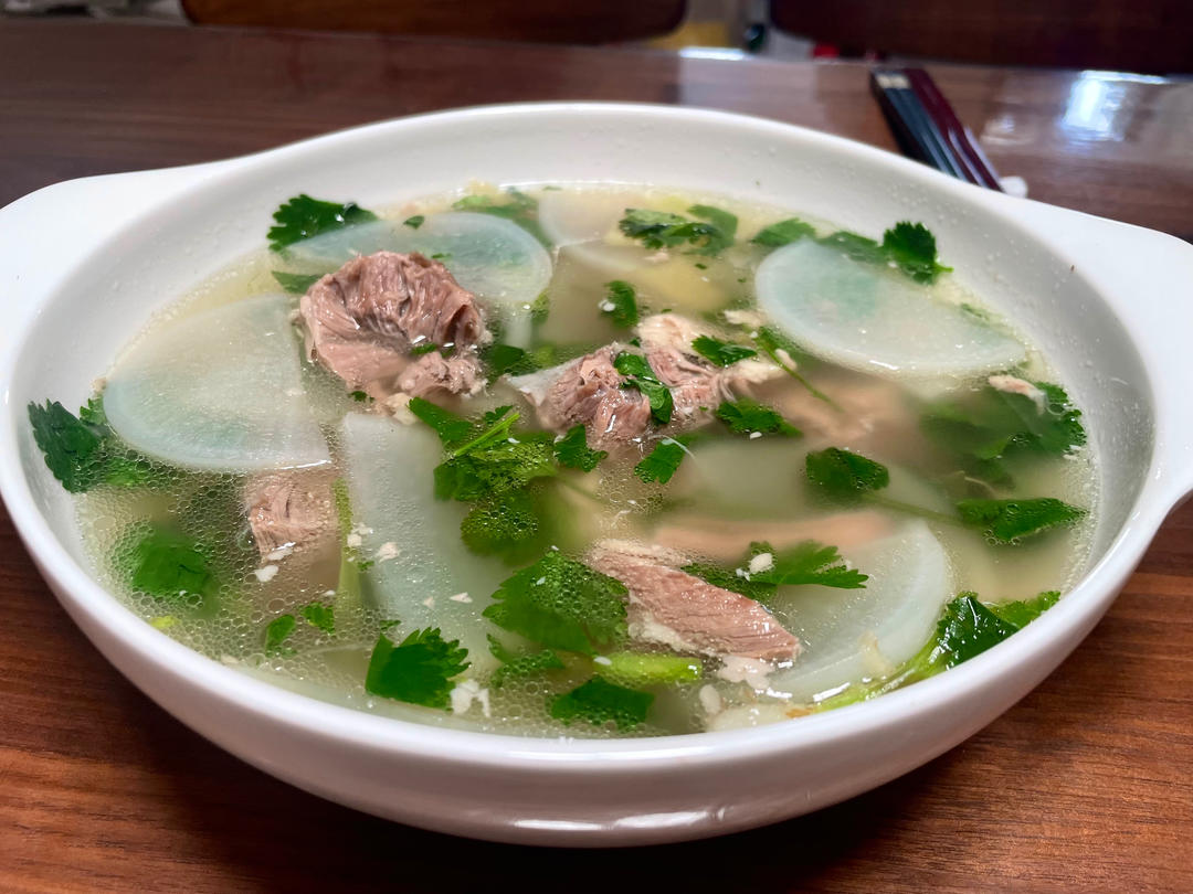 立冬了，最治愈的食物莫过于给家人炖一锅暖胃又暖心的“羊肉汤”。