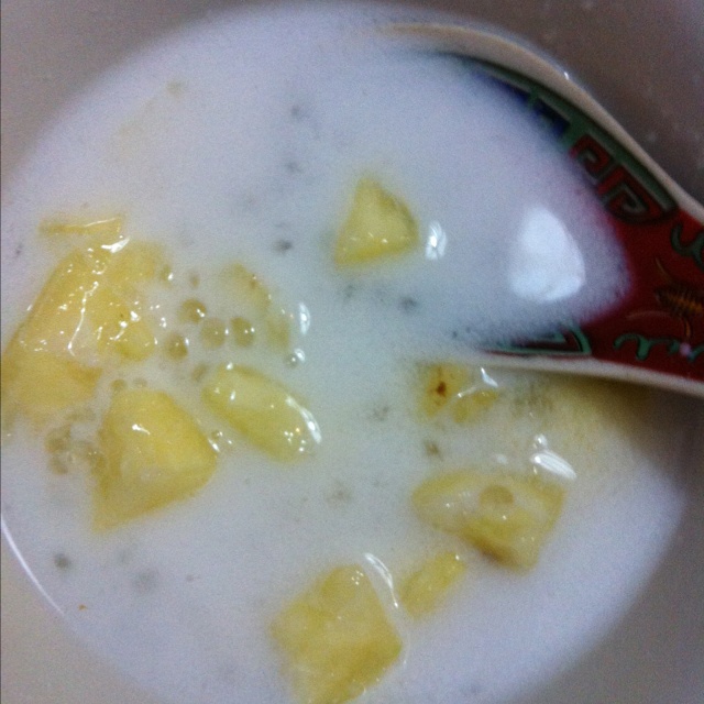 桃花菠萝西米露