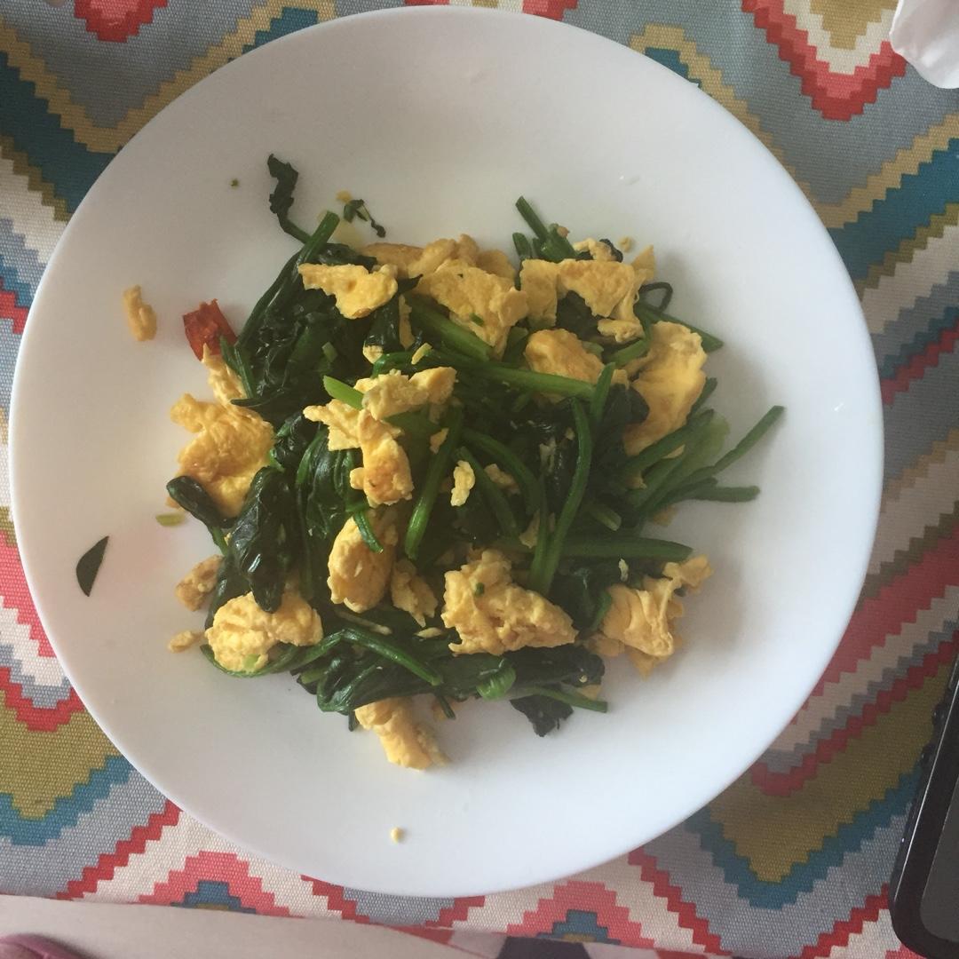 菠菜炒鸡蛋