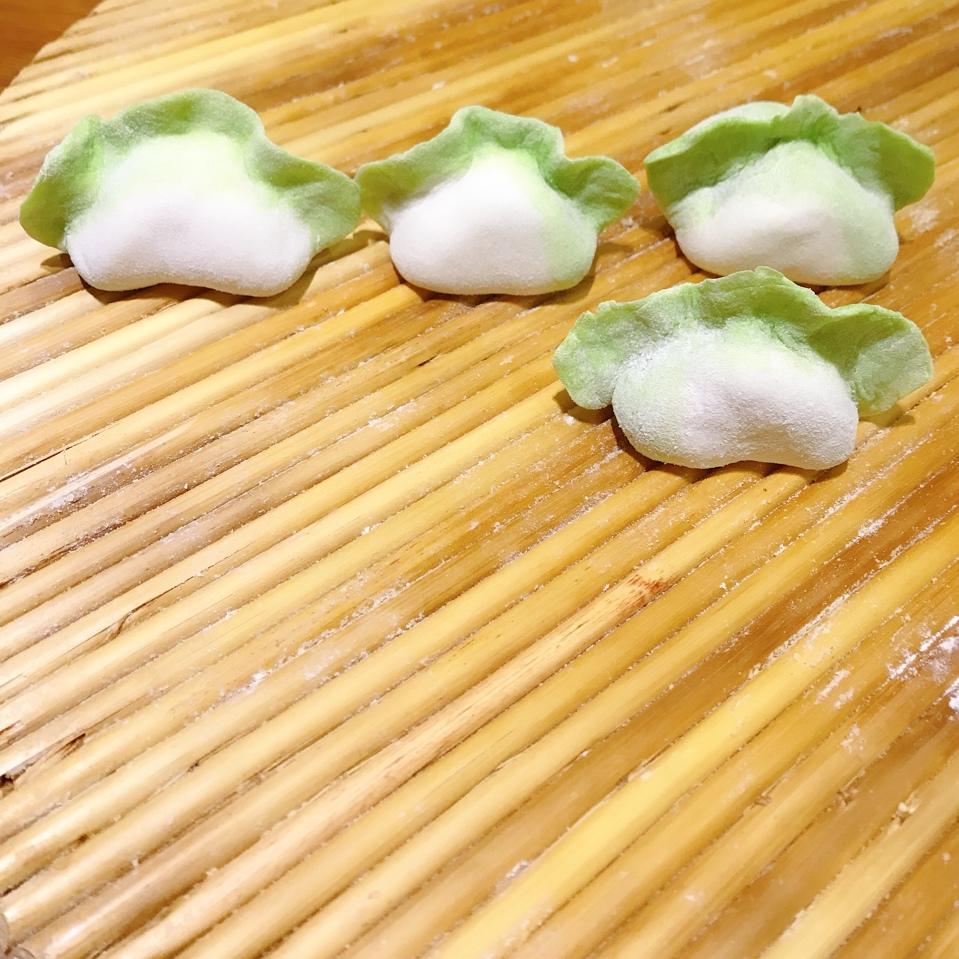 翡翠白玉白菜饺子详细版（附翡翠白玉白菜饺子包法，翡翠白玉饺子皮两种制法，面包机和面，翡翠白玉烧卖，各种馅料搭配）
