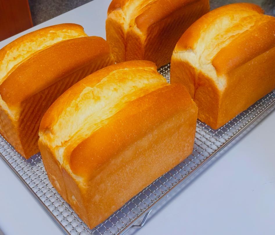 鲜牛乳液种巨蛋吐司