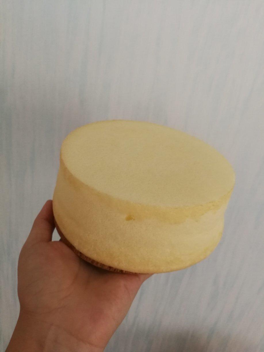 视频【软到捏不住的戚风蛋糕】新手必学，不再被气疯！