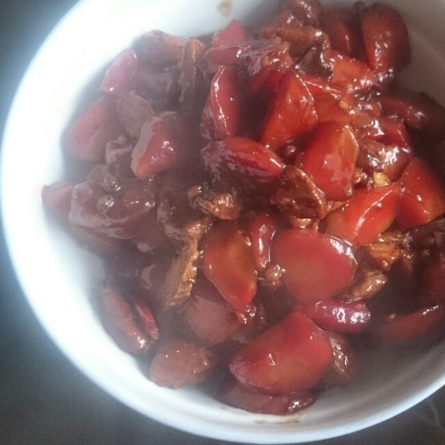 胡萝卜烧肉