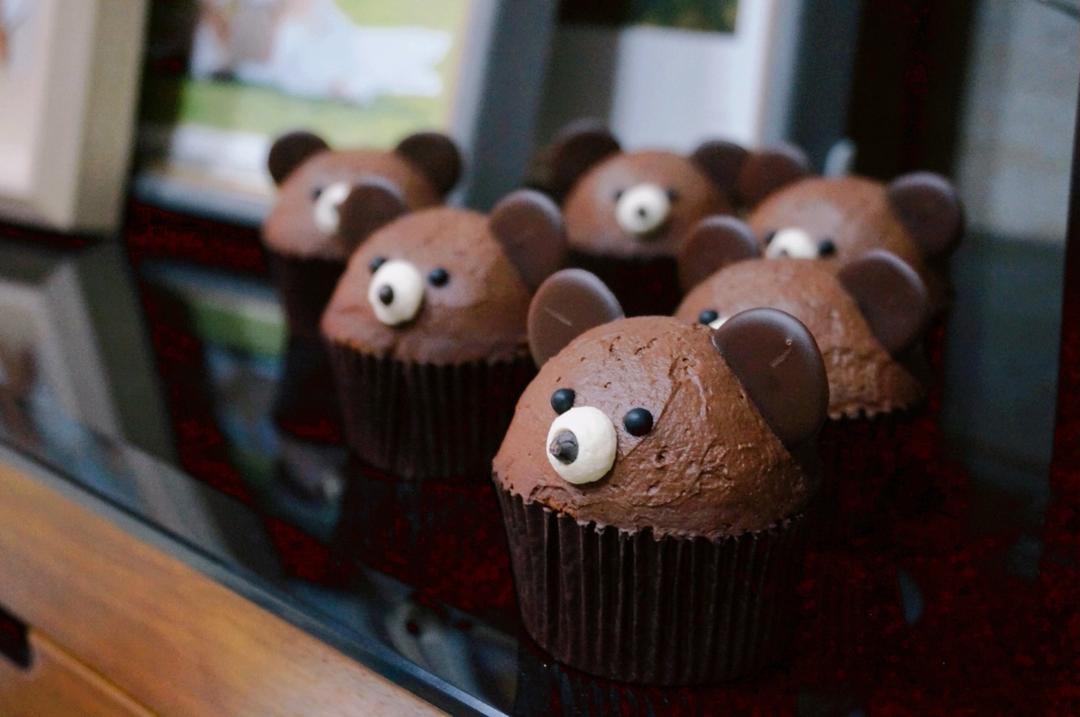 巧克力小熊蛋糕