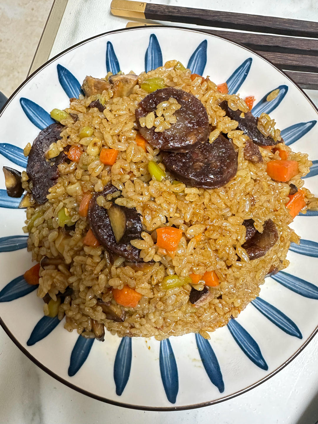 懒人必备～电饭煲腊肠焖饭