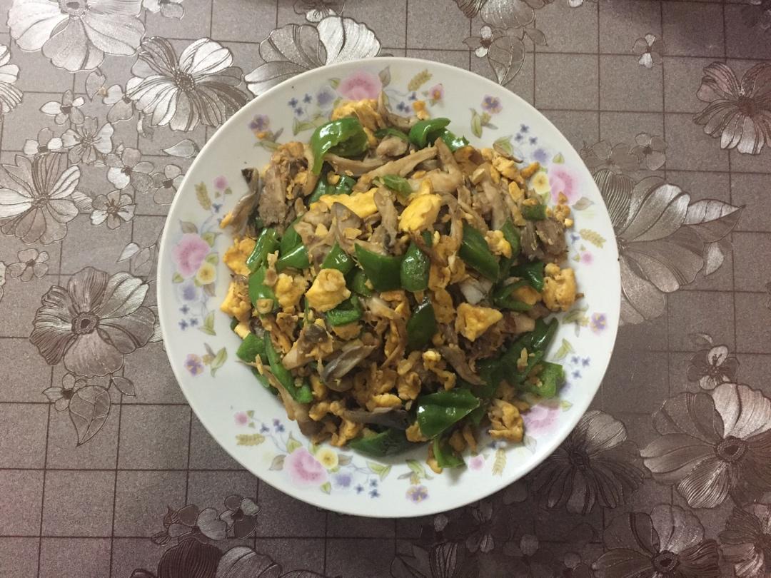 平菇炒鸡蛋