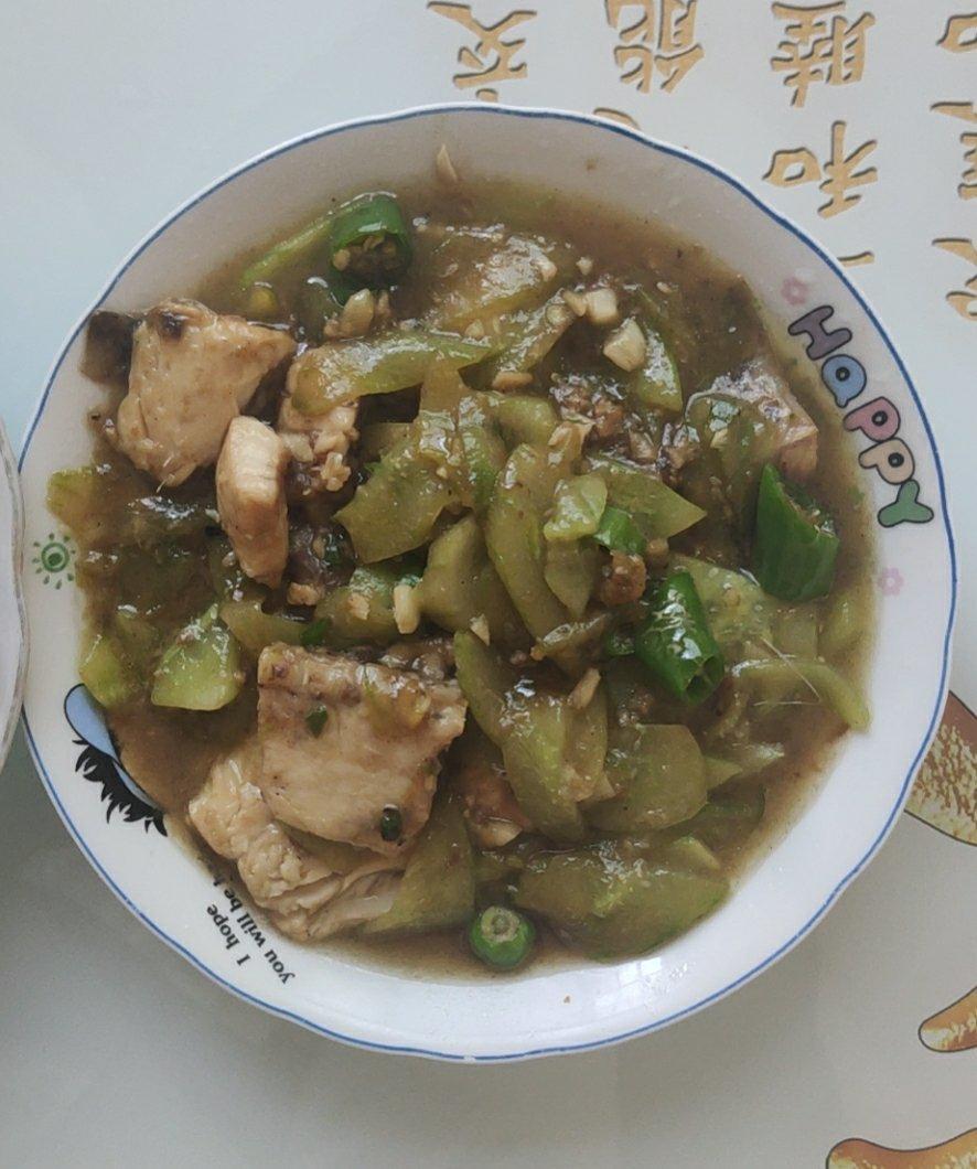 不煎不炸做汪丫鱼烧豆腐，香鲜嫩滑，还是补钙高手，要多吃