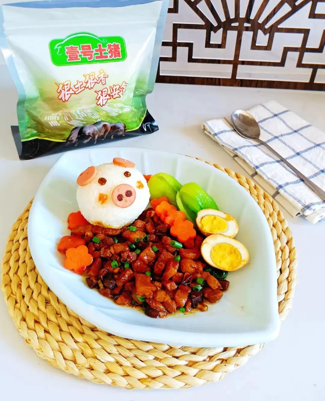 狂炫三大碗的卤肉饭